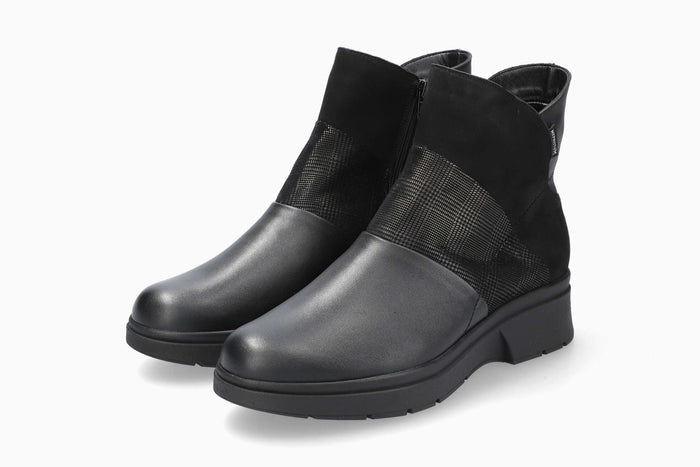 Dyane - Black | M6VN