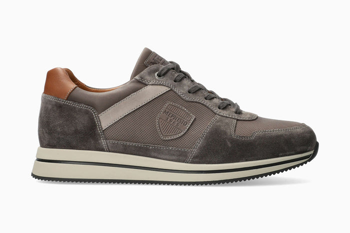Greg - Graphite | M5WQ