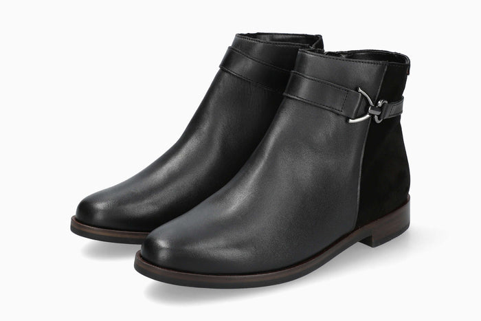 Houria - Black | M7QQ
