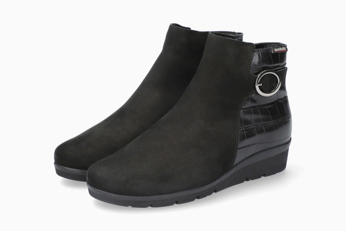 Nelcia - Black | M4DY